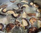 膠原養顏香菇雞湯（コラーゲン美肌きのこ鶏スープ）的食譜步驟10照片