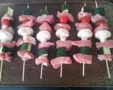 Foto del paso 4 de la receta: Brochetas de lomo con verduras