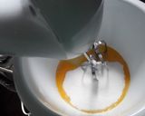 Foto del paso 2 de la receta: Bizcochuelo de naranja 🍊