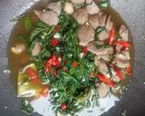 Foto langkah ke 4 dari resep Tumis Kangkung Terasi Bakso (Khas Jawa).