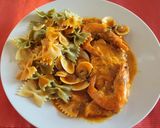 Foto del paso 13 de la receta: Tintorera en salsa con almejas y langostinos