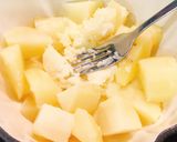 Hình bước làm 5 của món Salad khoai tây kiểu Nhật