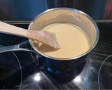 Sajtos roló leveles tésztából recept fázis 2 fotója