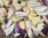A picture of step 1 of Aloo baingan ki sabji.