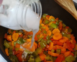 Foto del paso 4 de la receta: Ternera con pimientos al vino blanco