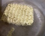 Foto langkah ke 2 dari resep Mie Sosis Lilit.