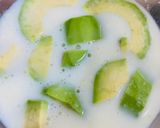 A picture of step 2 of Avocado milk shake 🥑.
