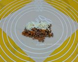 Foto langkah ke 5 dari resep BeefCheese Spring Roll.