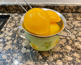 Foto del paso 4 de la receta: Pudding de bizcocho con melocotón en almíbar