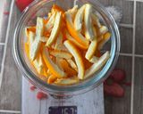 Foto del passaggio 3 della ricetta Scorze d’arancia candite🍊