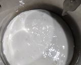 A picture of step 2 of Urad dal uttapam.
