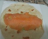 Foto del paso 2 de la receta Wrap de guacamole y salmón
