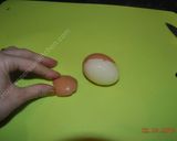 A picture of step 3 of Frozen Fried Egg  نیمرو با تخم مرغ یخ زده.