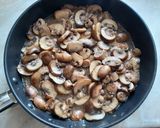 Parmezános gomba csőben sütve fűszeres morzsával recept fázis 2 fotója