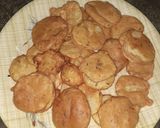 A picture of step 3 of Warki Aloo pori.