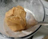 A picture of step 2 of Banana Peanut Butter Shake 🥂.