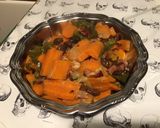 Une image de l'étape 15 de Carottes au lard, poivrons verts et raisins secs.