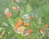 Foto langkah ke 4 dari resep Tumis Daun Kencur.