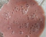 Foto langkah ke 2 dari resep Strawberry Smoothies.