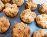 Foto del paso 7 de la receta: PANCITOS DE QUESO EN MUFFINERA (Tipo pan viral montaña rusa)