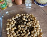 Une image de l'étape 1 de Galettes de lentilles, pois chiches et carotte aux épices.