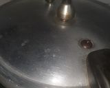 A picture of step 4 of Mutton yakhni soup.