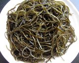 A picture of step 1 of Kombu & Tuna Wasabi Mayo Salad.
