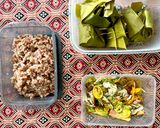รูปขั้นตอนการทำที่ 3 ของ ยำหมูสไลด์เห็ดออรินจิย่างใส่สมุนไพร🧄🫚🌶️