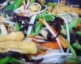 Hình bước làm 2 của món Mì xào chay