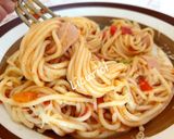 Pas rețetă "Medusa al pomodoro" - spaghette cu crenvurșt în sos de roșii 6 fotografie