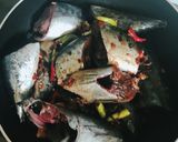 Hình bước làm 5 của món Cá nục kho xì dầu