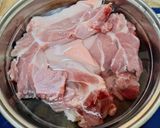 Hình bước làm 1 của món Thịt vai heo luộc
