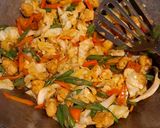 Foto langkah ke 4 dari resep 94. Tumis bola ayam sayur.
