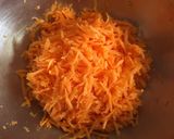 A picture of step 1 of Carrot salad.
