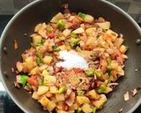 A picture of step 7 of Spicy potato capsicum curry chatpati aloo shimla mirch sabzi.