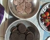 સ્ટ્રોબેરી ચોકલેટ પેસ્ટ્રી (Strawberry Chocolate Pastry Recipe In Gujarati) રેસીપી સ્ટેપ1ફોટો