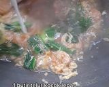 Foto langkah ke 4 dari resep Kwetiau Siram Udang.