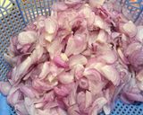 Foto langkah ke 1 dari resep Bawang Merah Goreng Awet Kriuk.