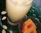 A picture of step 5 of Papaya almond shake.