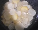 A picture of step 5 of Instant Potato Chips.