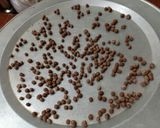 Hình bước làm 1 của món Cách làm Trân châu đen lên màu đẹp