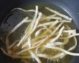 Foto langkah ke 6 dari resep Stik Bawang (Keju) Renyah Tanpa Telur & Santan.
