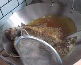 Foto langkah ke 1 dari resep Tauco Ikan dan Terong Hijau.
