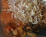 Foto langkah ke 5 dari resep Bihun goreng.