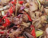 Foto langkah ke 3 dari resep Sambal goreng cumi asin.