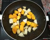 A picture of step 3 of Pumpkin Coconut Curry.