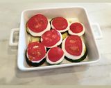 Paradicsomos cukkini fokhagymás tejföllel, sajttal sütve recept fázis 1 fotója