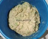 Foto langkah ke 3 dari resep Frozen Broccoli Chicken Nuggets.