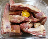 Foto del paso 1 de la receta: Costillas para enamorar 🐖💕 (en freidora de aire)