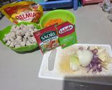 Foto langkah ke 1 dari resep Tumis Bakso Wortel Saos Tiram.